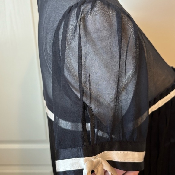 Bebe Y2K Coquette Short Sleeve Silk Blouse Black with Cream Ribbon Detailing - Picture 8 of 14